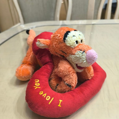 Stuffed toy on heart “I Love You” like new, TDB1023
