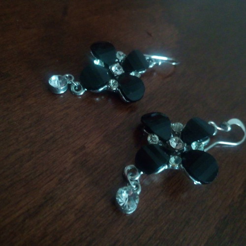 Black hanging cross clover earrings used, bakelite and metal