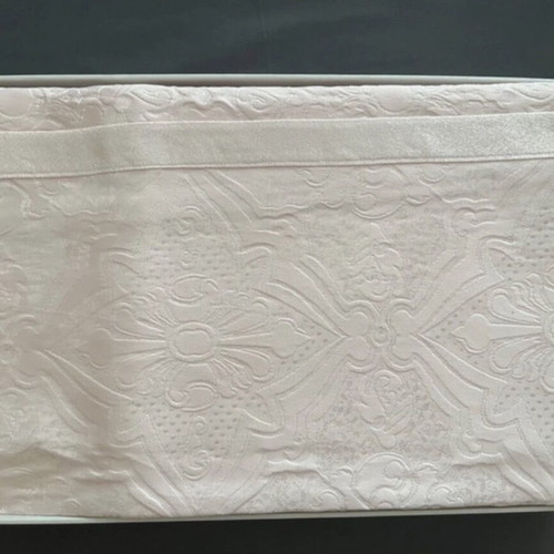 Pink double quilt blanket new, 120-140 x 190-200 cm