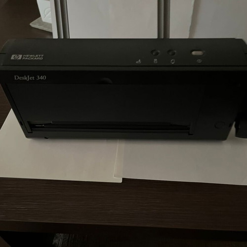 Hewlett Packart Desk Jet 340 portable printer like new