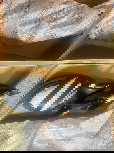 Μαύρα  πεδιλα καινούργια