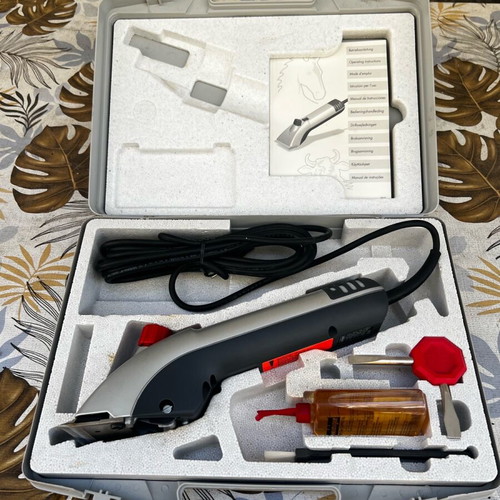 Heiniger Delta3 Clipper new for horses and cows