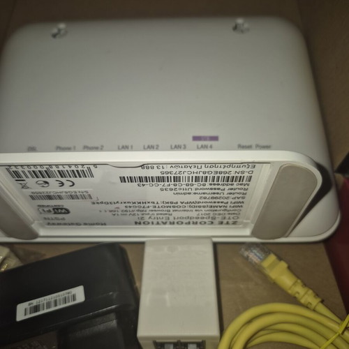 Cosmote OTE Speedport Entry 2i Router used with accessories