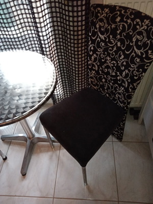 Τραπεζάκι μεταλλικό με δύο καθίσματα μεταχειρισμένο