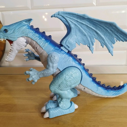 Dragon toy used with sounds and movement