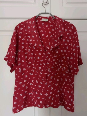Benetton blouse like new, red with white flowers, size XL