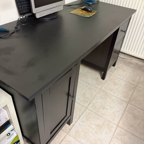 Γραφείο Hemmes IKEA σαν καινούργιο, ξύλινο σκούρο καφέ 0,65x1,55
