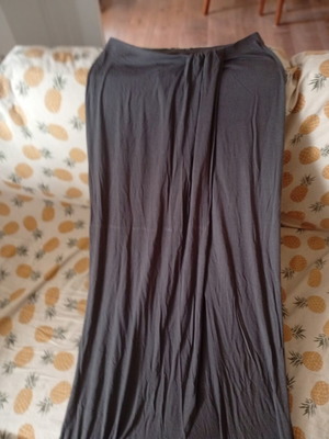 Victoria's Secret gray maxi skirt used, size XS