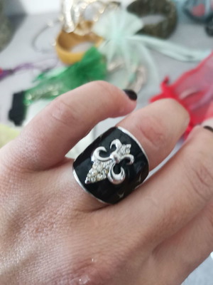 Faux rings used, pack of 8 pieces