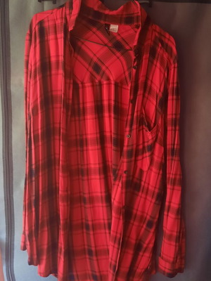 Women's long checkered shirt red black like new, size 44