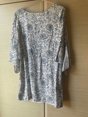 H&M Mini Dress with Floral Pattern like new, white and blue
