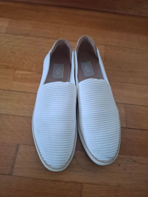 Ugg Australia women's slip-on knit sneakers size 41 white