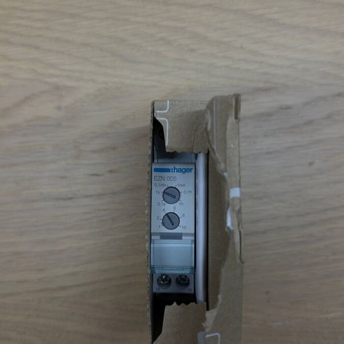 Hager Symmetrical Flasher Relay EZN005 new