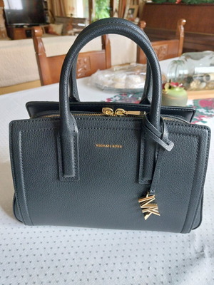 Γυναικεία τσάντα Michael Kors μοντ LAILA καινούργια, μαύρη