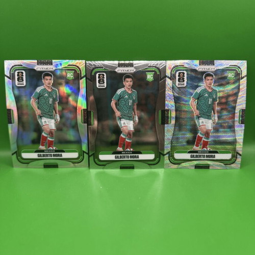 Gilberto Mora lot Base, Silver & Wave Prizm 2026 FIFA World Cup cards like new
