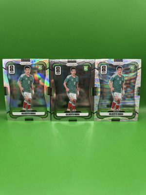 Gilberto Mora lot Base, Silver & Wave Prizm 2026 FIFA World Cup cards like new