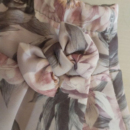 Skirt like new, elastic waist, 12 months