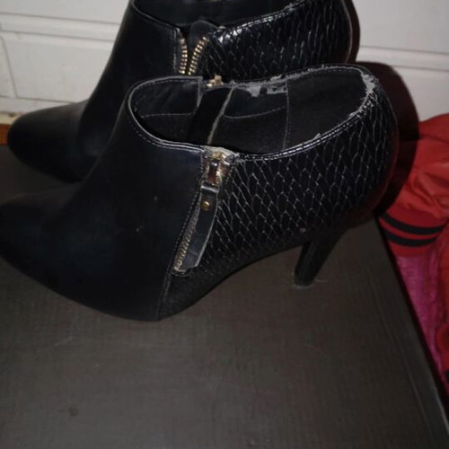 Exe women's ankle boots with snake leather like new, size 39, black
