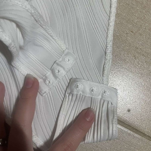 White bodysuit blouse like new, size M