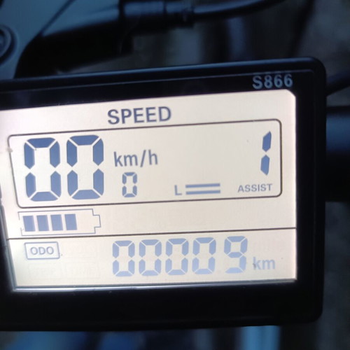 Folding electric city bike like new with disc brakes and front suspension