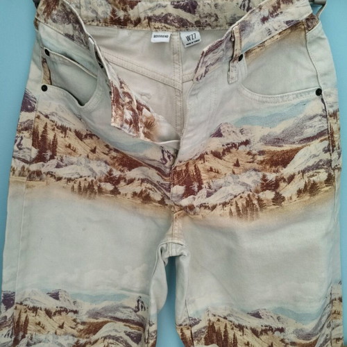 Urban Outfitters high-waisted jeans used with multicolor design