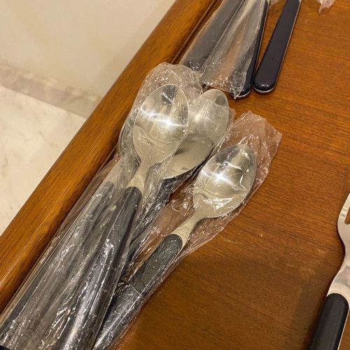 Cutlery set new with 4 small forks, 6 large knives, 6 large spoons, 4 large forks, 6 small spoons