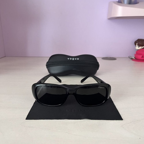 Vogue VO2606S women's sunglasses like new, black frame, grey lenses size 52