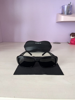 Vogue VO2606S women's sunglasses like new, black frame, grey lenses size 52