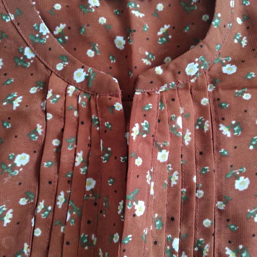 Calliope brown floral top like new, transparent