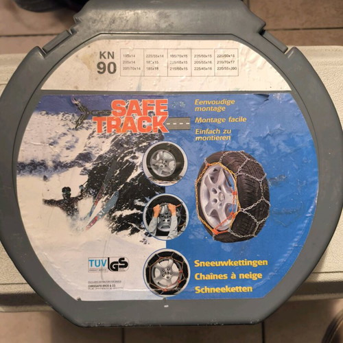 Safe Track snow chains new with carrying case