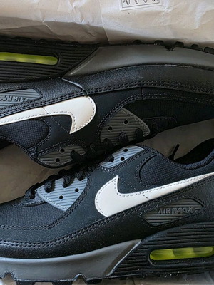 Nike Air Max 90 Black Volt New Unworn Size 45.5