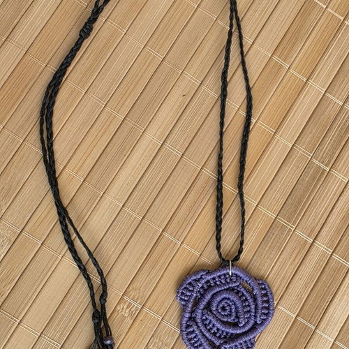 Macrame necklace Rose new, purple