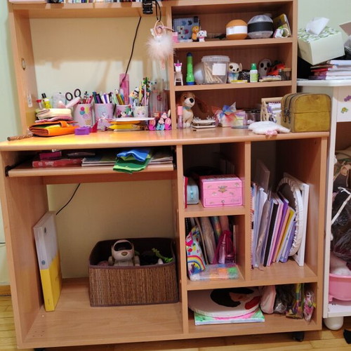 Computer desk for elementary student