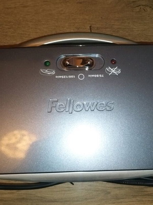 Fellowes Saturn A4 laminator new with laminating pouches