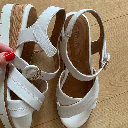 Tamaris white leather platform sandals like new, size 40