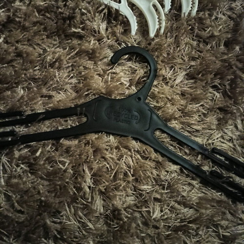 Set of children's hangers new