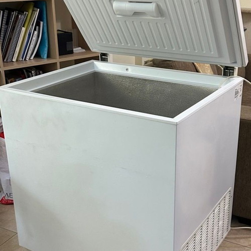 Zanussi ZFC623WAP Chest Freezer like new 213 liters