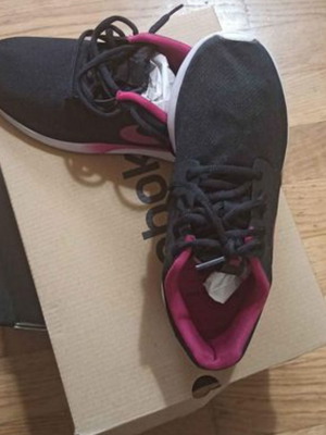 Nike athletic shoes new, size 36, black