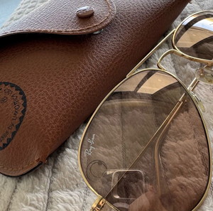 Ray-Ban Aviator Sunglasses | Gold Frame