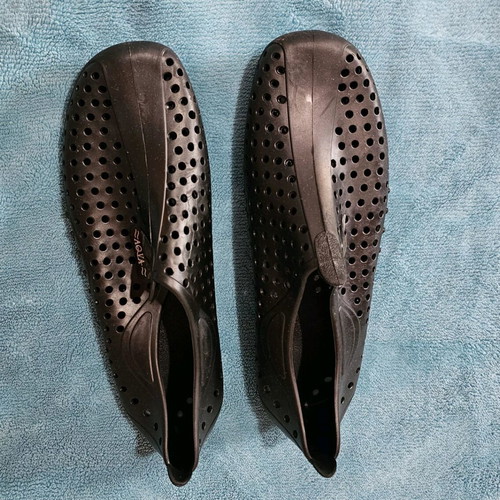 Aqua Men's Beach Shoes Size 43 Like New