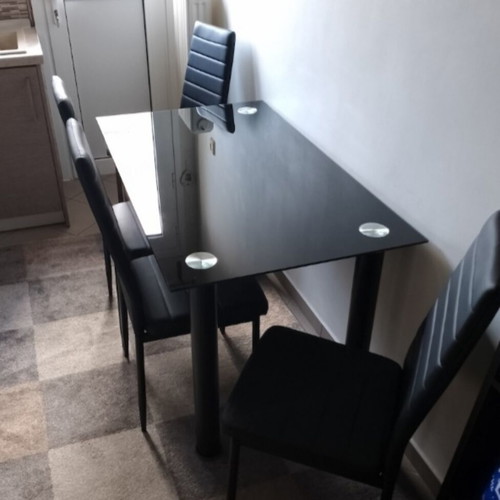 Glass kitchen table with 6 chairs
