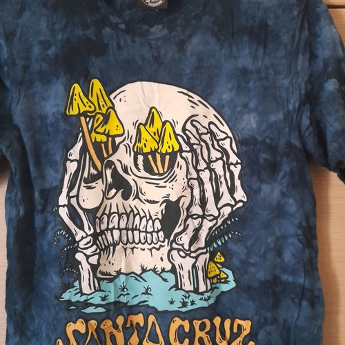 Santa Cruz tshirt new size S