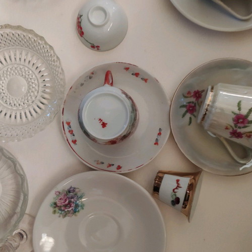 Vintage cups and dessert plates used, set