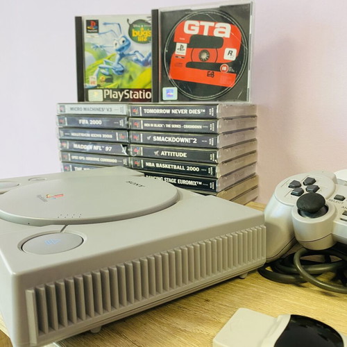 PlayStation 1 PS1 console like new with 18 original games