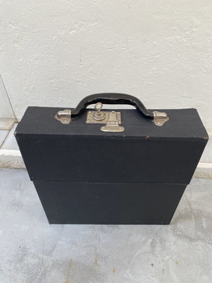 Vintage Linguaphone suitcase with extra French language books used