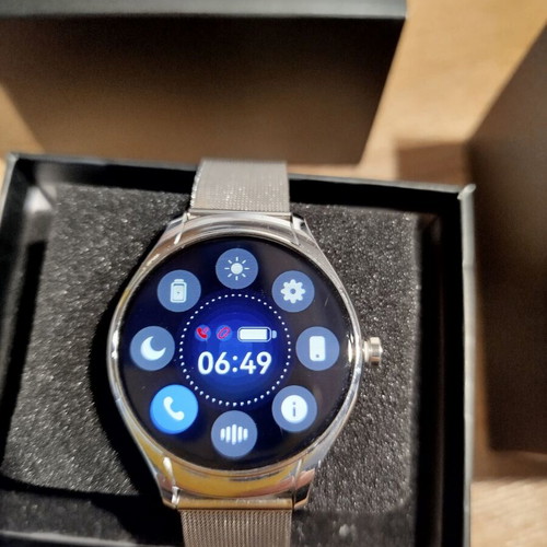 3GUYS SmartWatch like new, silver with bracelet 40mm