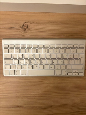 Apple A1314 wireless Bluetooth keyboard used with defective keys