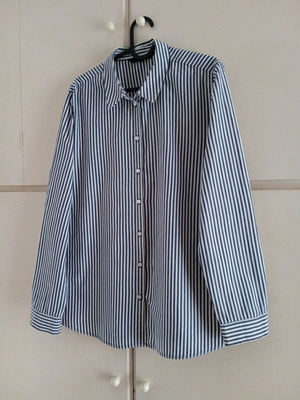 Vero Moda striped shirt like new, size M