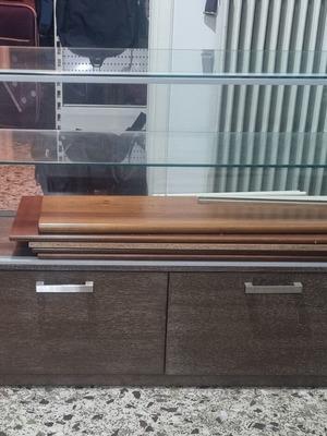Ξύλινη βιτρίνα καταστήματος με ντουλάπια μεταχειρισμένη, 4 τεμάχια 120x40 εκ.