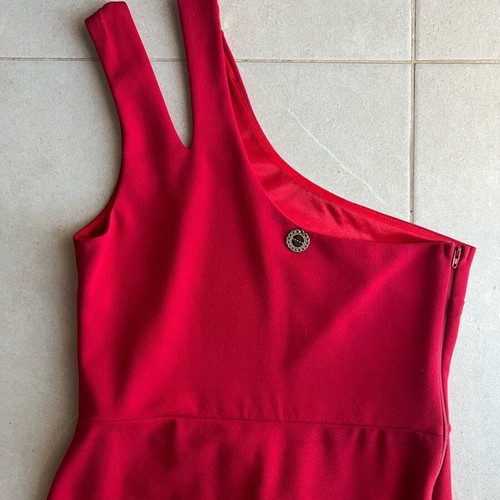 Lynne red dress like new, one shoulder with gold details